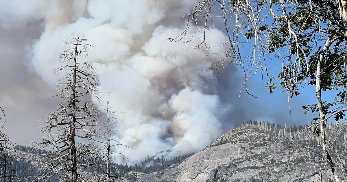 Firefighting helicopter used for water drops near Yosemite National Park after a crash